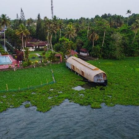 Paradise Heritage Resort Kumarakom Buitenkant foto