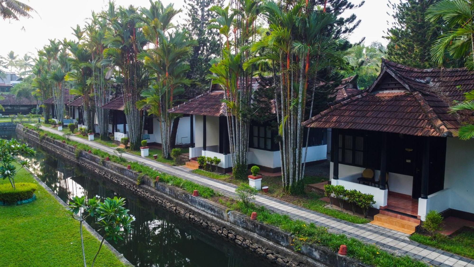 Paradise Heritage Resort Kumarakom Buitenkant foto