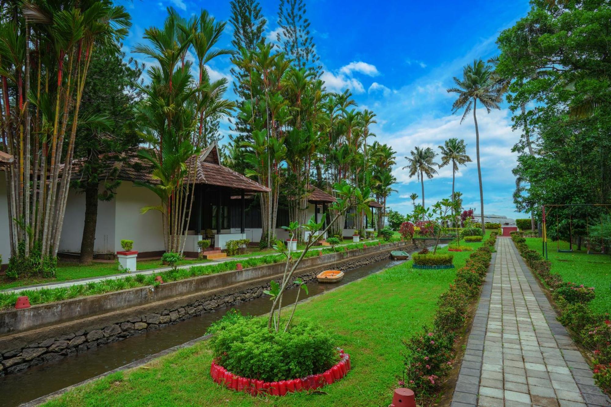 Paradise Heritage Resort Kumarakom Buitenkant foto