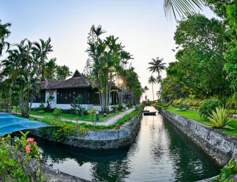 Paradise Heritage Resort Kumarakom Buitenkant foto