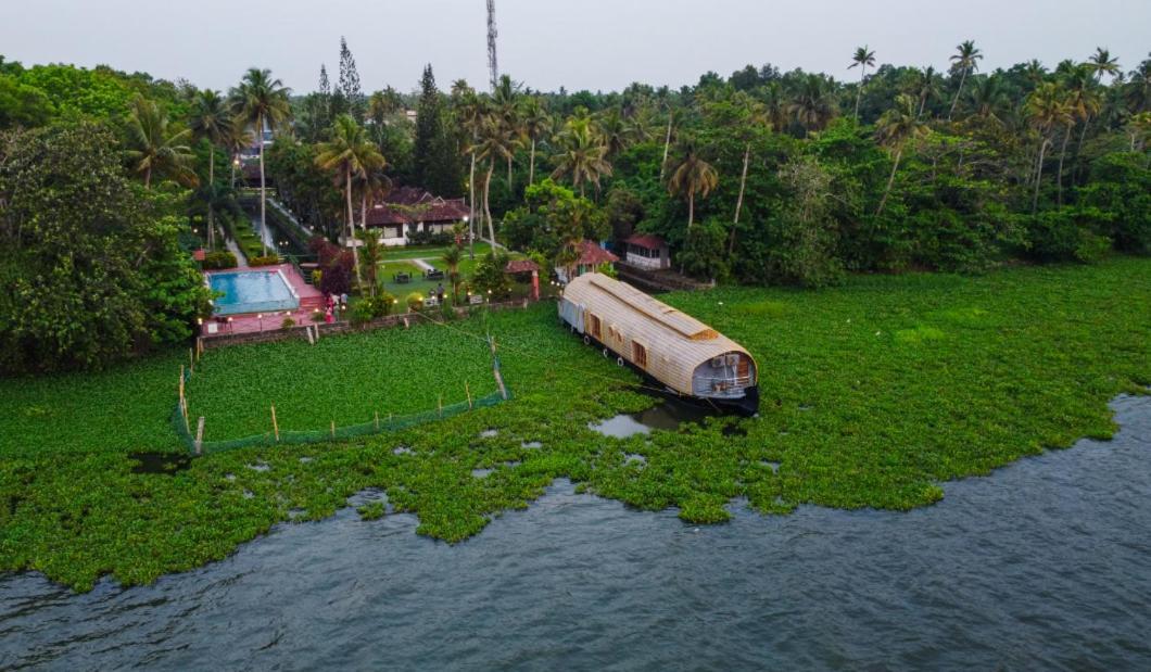 Paradise Heritage Resort Kumarakom Buitenkant foto
