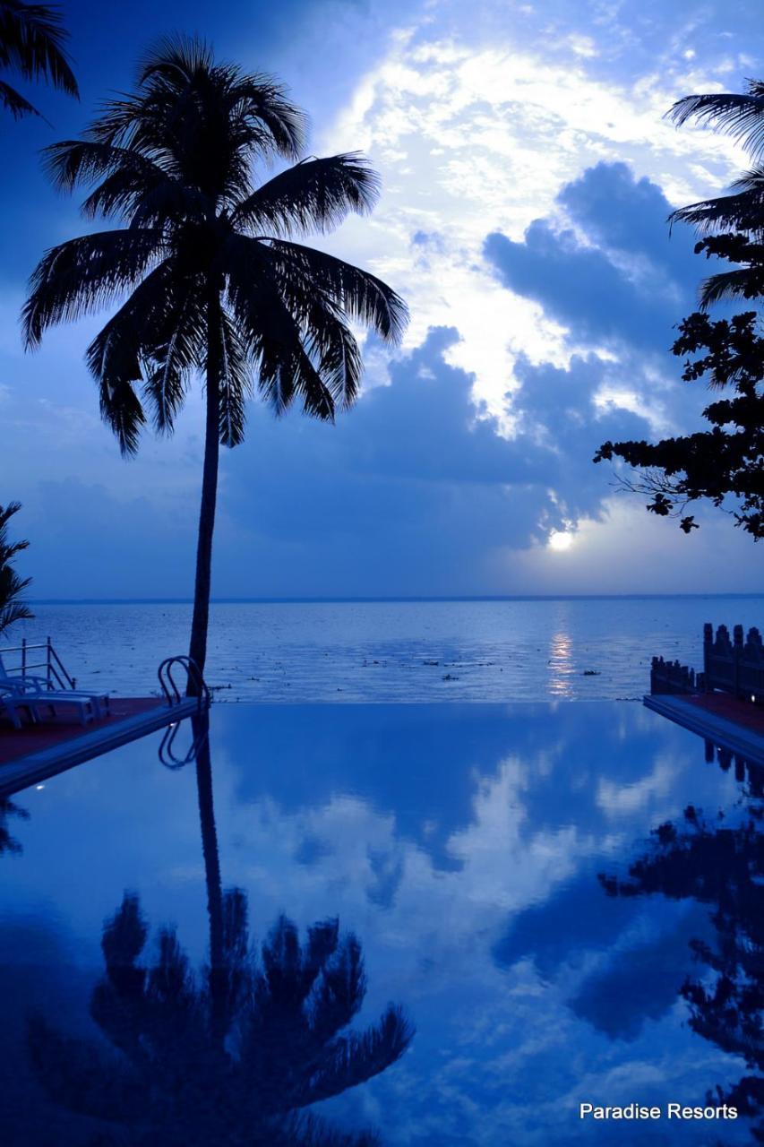 Paradise Heritage Resort Kumarakom Buitenkant foto
