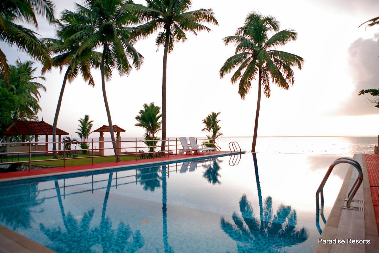 Paradise Heritage Resort Kumarakom Buitenkant foto
